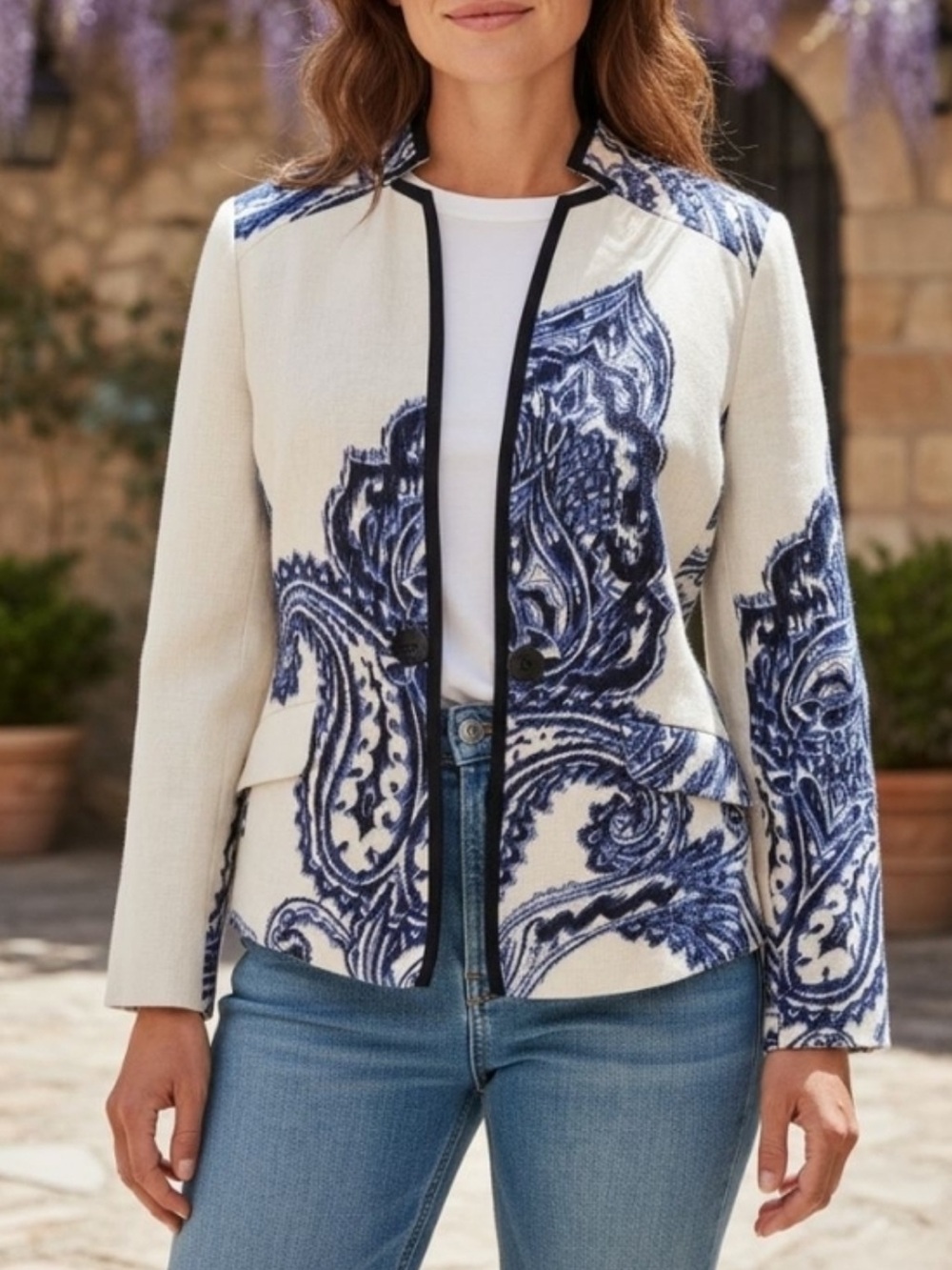 Chico’s Women’s Linen Blue and White Paisley Blazer Jacket Size 1 Medium